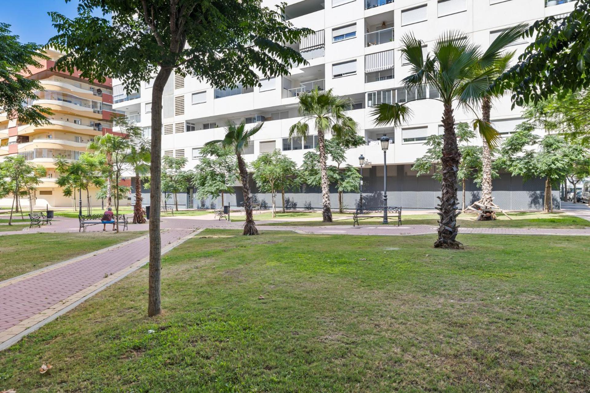Luxury New Apartment City Center Estepona - Private Parking Exterior foto